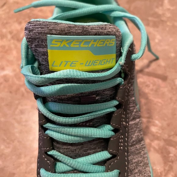 Skechers Lite Weight Grey Women's Shoes - Size 7.5 Never worn - Picture 5 of 7